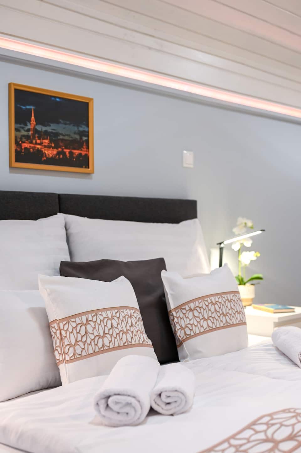Villa Budapest Gold