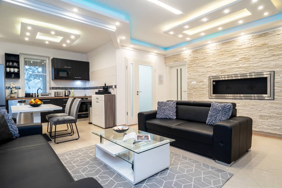Villa Budapest Silver