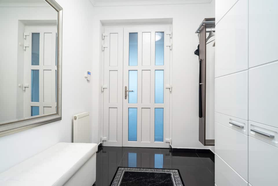 Villa Budapest Silver