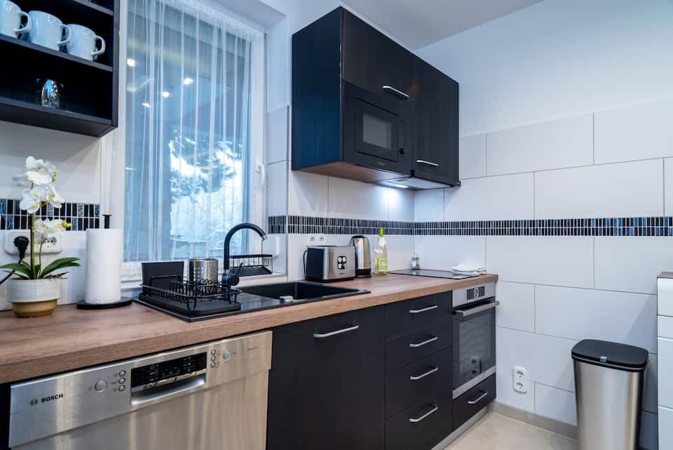 Villa Budapest Silver