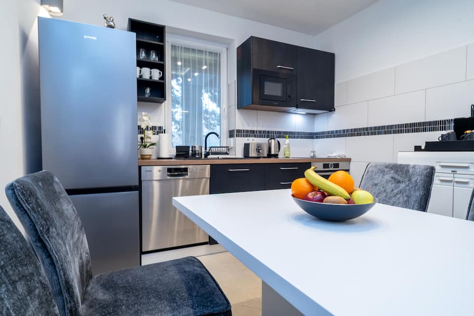 Villa Budapest Silver