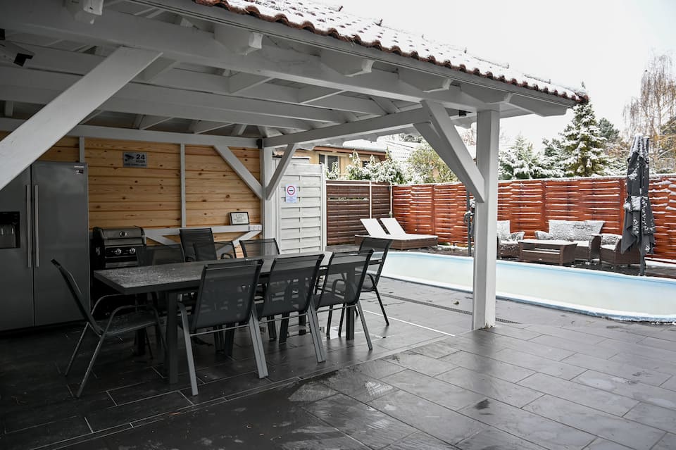 Villa Budapest Silver