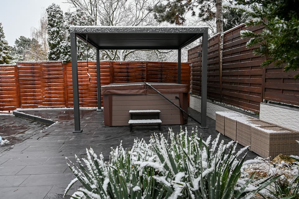 Villa Budapest Silver